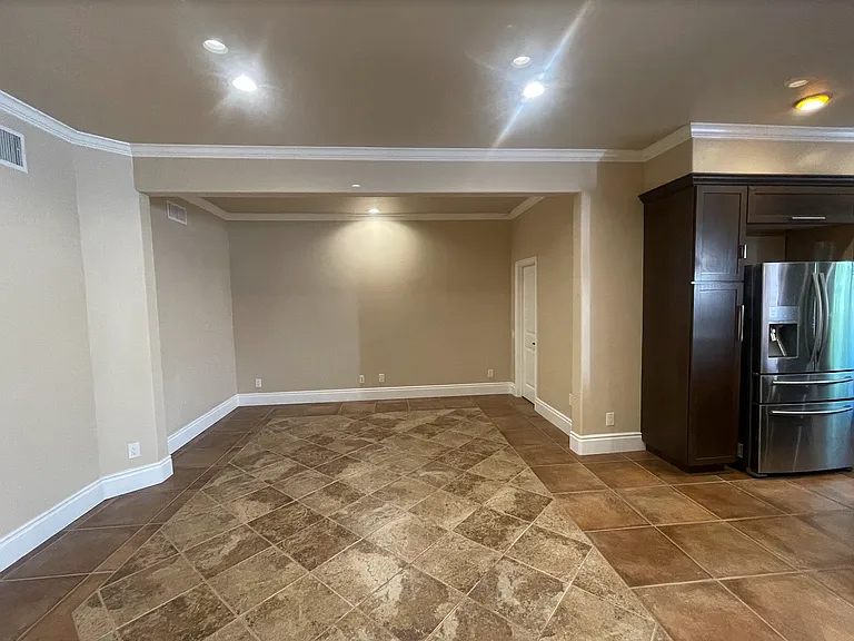 2355 Castlegate Ln — Photo 25