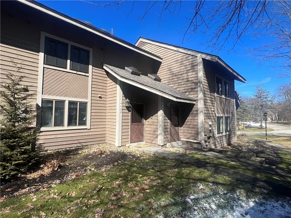 1127 Gristmill Ln, Hidden Valley, PA 15502