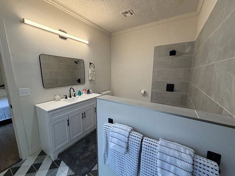 331 S Zunis Ave — Photo 8