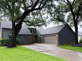 1315 Warwickshire Dr, Houston, TX 77077