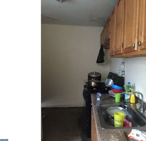 2nd image of 2133 E Cambria St