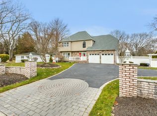 111 Rhoda Ave, Nesconset, NY 11767