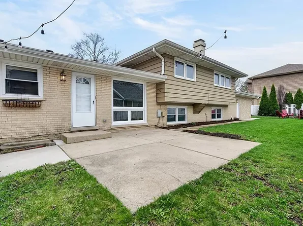 720 Preston Ln, Schaumburg, IL 60193