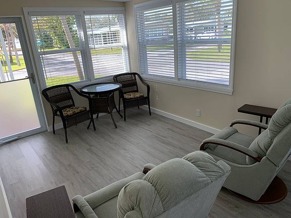 4th image of 5703 Scarborough Ln