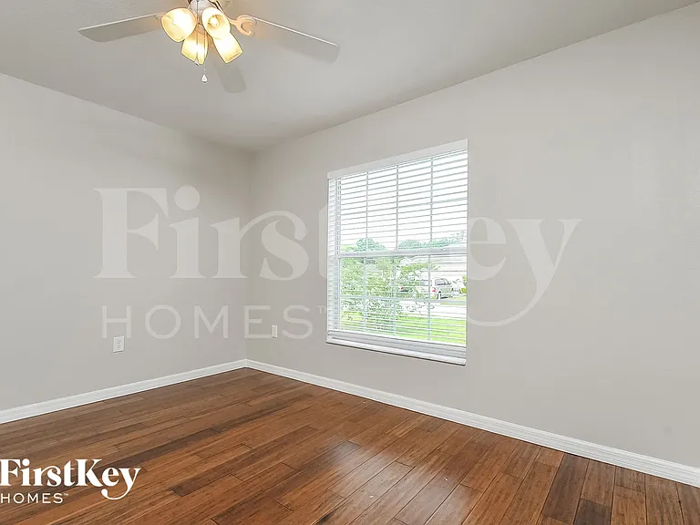 5203 Ashwood Dr — Photo 9