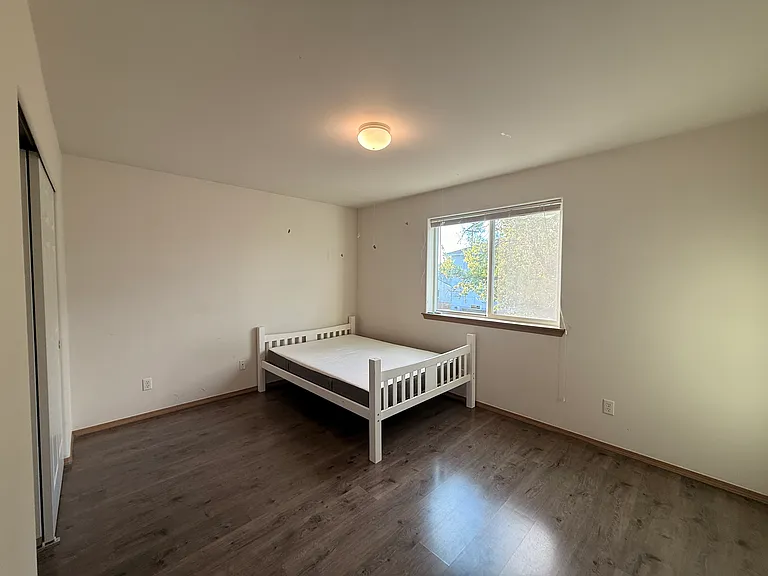 3908 S Holly St — Photo 18