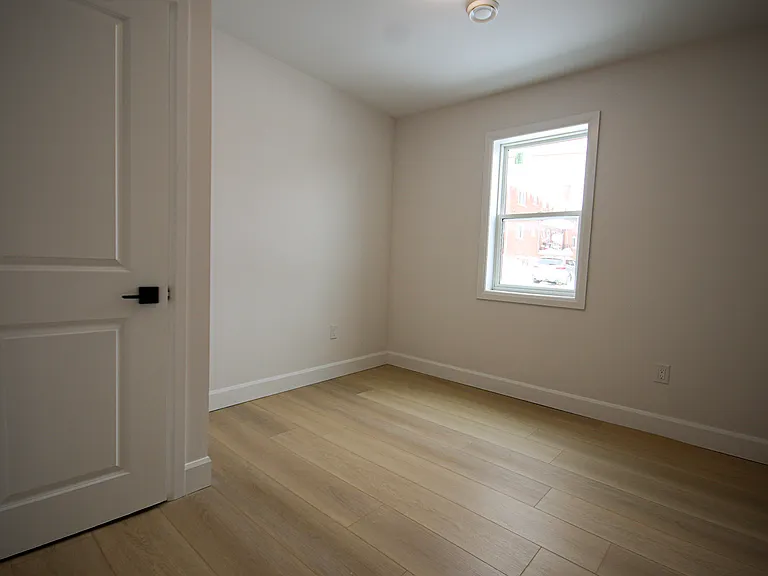 269 Madison Ave S #7 — Photo 9