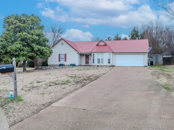 15 Anglewood Dr, Jackson, TN 38305