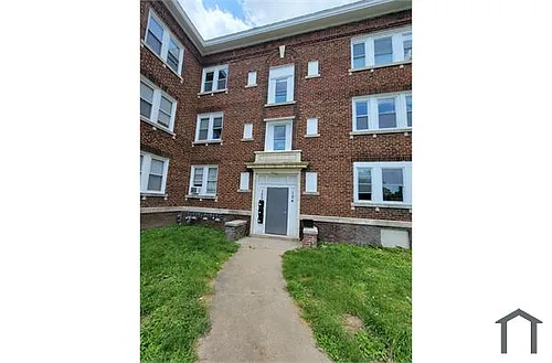 122 N Lawn Ave Photo 1