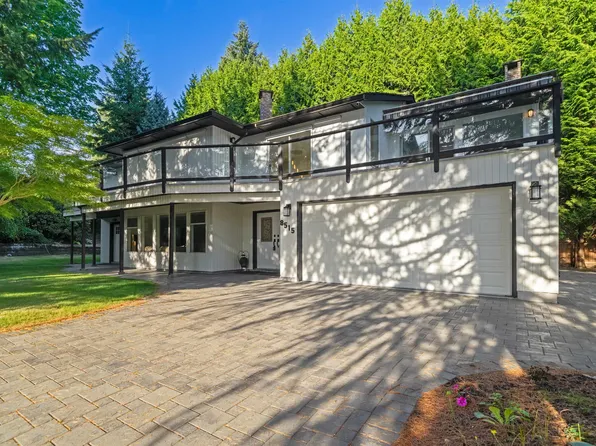8515 Ansell Pl, West Vancouver, BC V7W 2W3