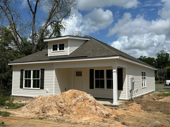 6 Roundtree St, Statesboro, GA 30458