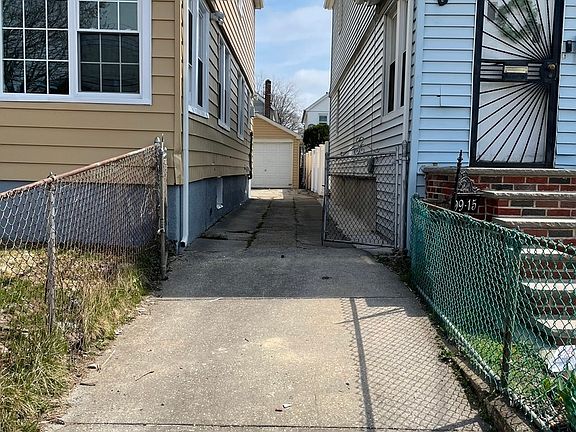 3rd image of 9913 201st St