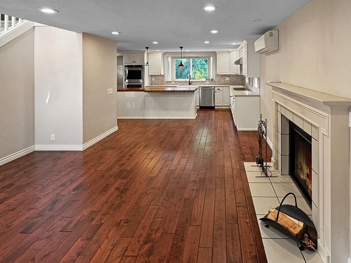 4 Bed + Bonus Room in Canyon Park with Two Fireplaces and a Fenced Yard — Photo 3