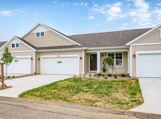 1420 N Village Cir, Kalamazoo, MI 49009