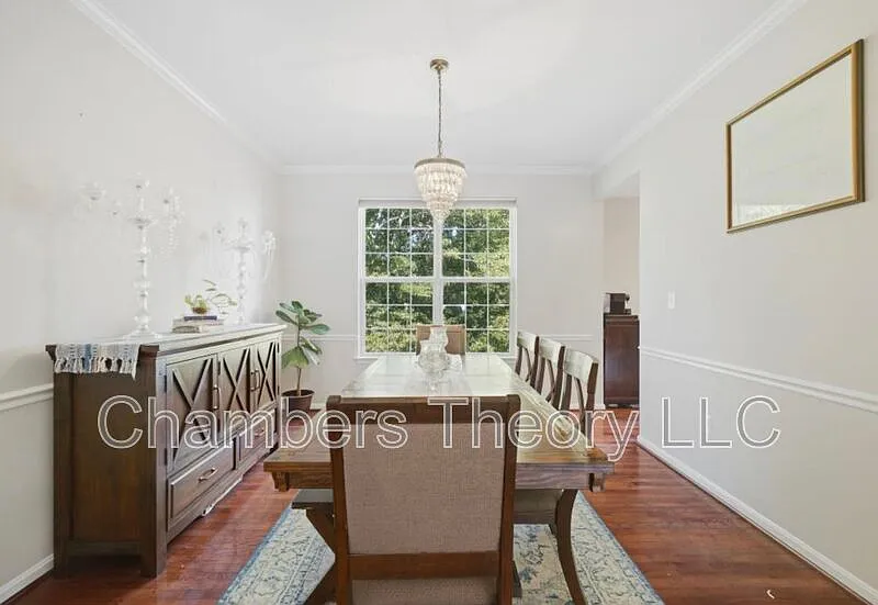 5 bed, 3.5 bath, 3408 sqft, $3,800 — Photo 3