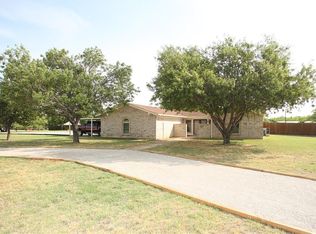103 Wolf Cir, Graham, TX 76450