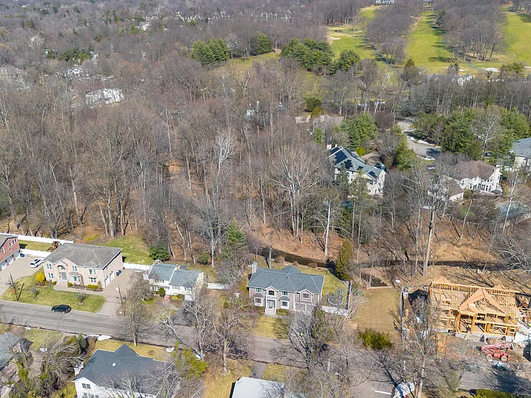 52 Glenwood Ave — Photo 35