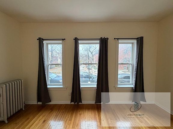 4th image of 2712 N Milwaukee Ave #123