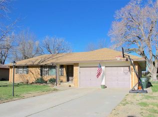 9 Glass Manor Ln, South Hutchinson, KS 67505
