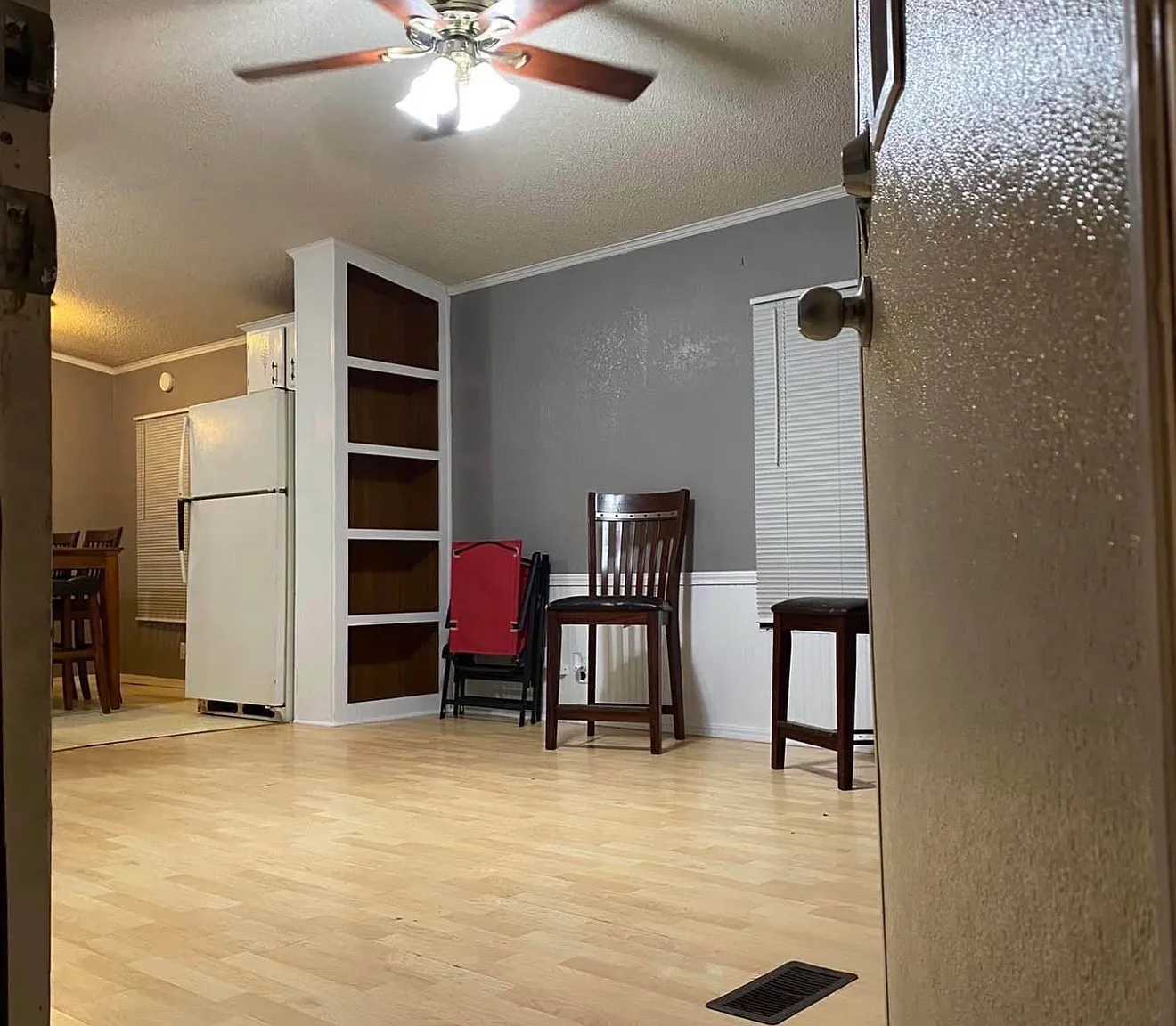 2 bed, 900 sqft, $815 — Photo 2