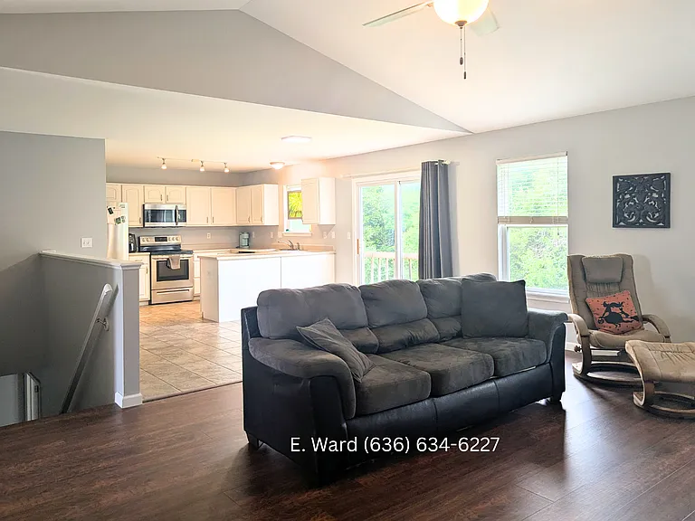 107 Trotters Creek Ln — Photo 2
