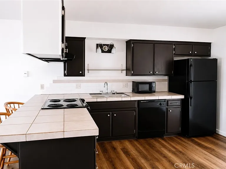 217 E I St — Photo 6