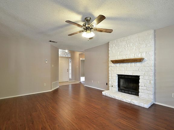 4th image of 13914 Cambourne Dr