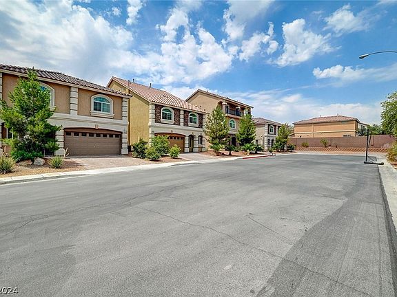 3rd image of 5779 Savage Oaks Ct
