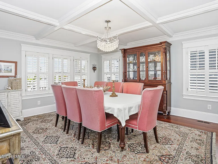 565 Trout Ave — Photo 11