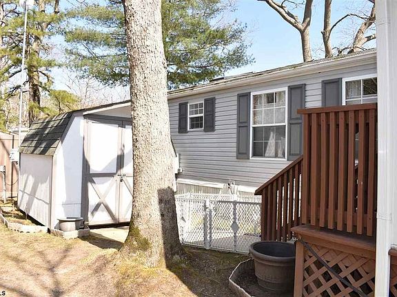 3rd image of 443 S 6th Ave #133)