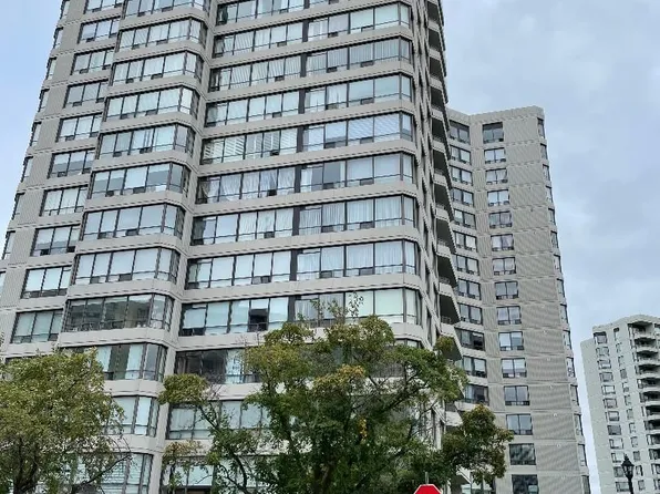 1101 Steeles Ave W Unit 209, Toronto, ON M2R 3W5