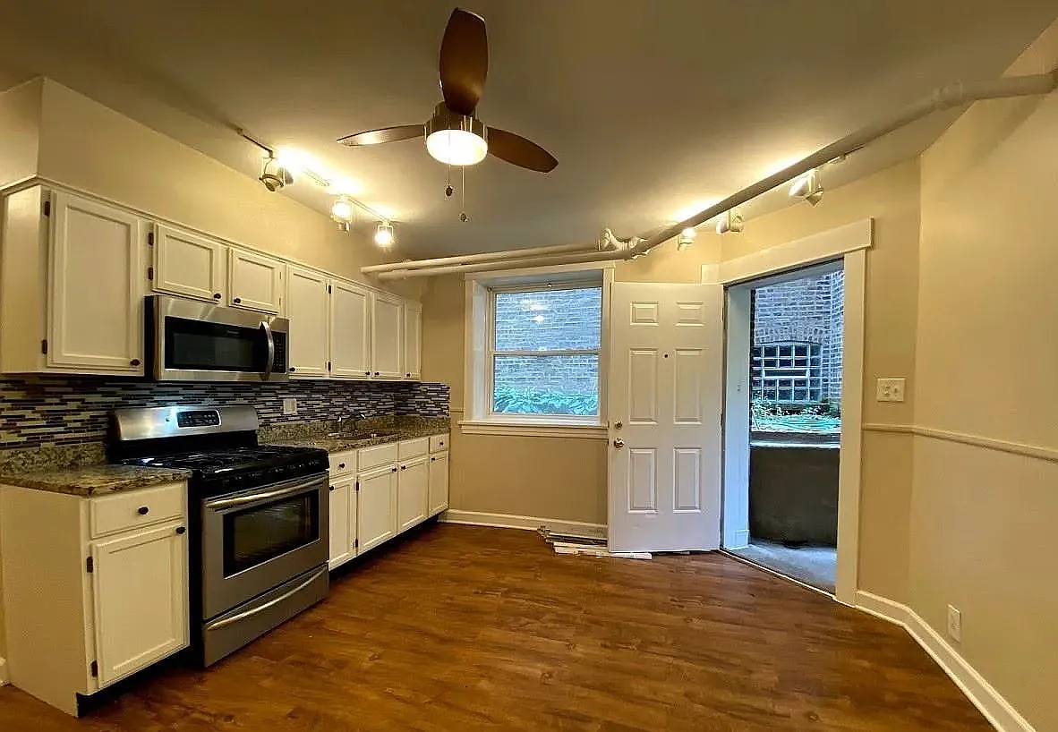 2 bed, 700 sqft, $1,450 — Photo 2
