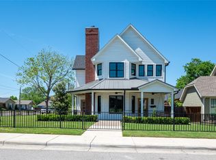 238 Austin St, Grapevine, TX 76051