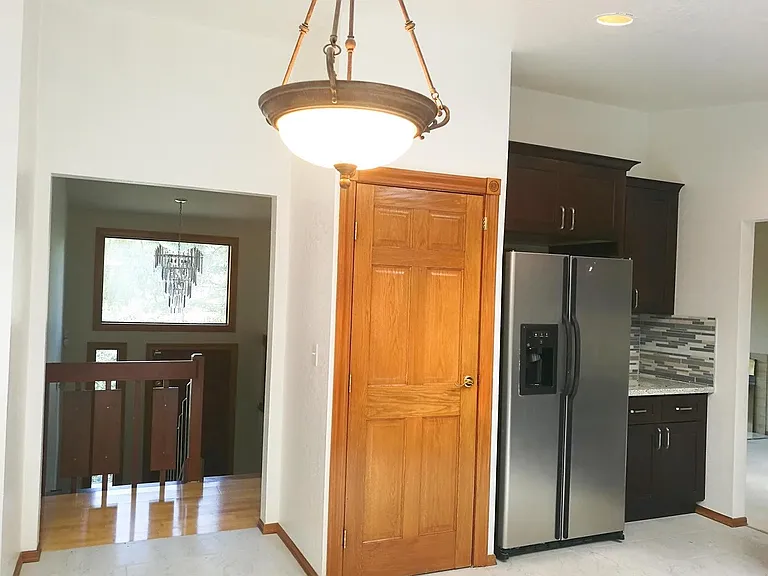 5210 Highland Dr — Photo 6