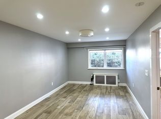 92-11 241st St Floor 1, Bellerose, NY 11426