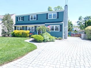 911 Woodcrest Dr, Spring Lake, NJ 07762