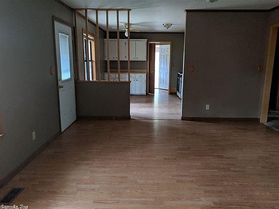 5th image of 29 Odessa Dr