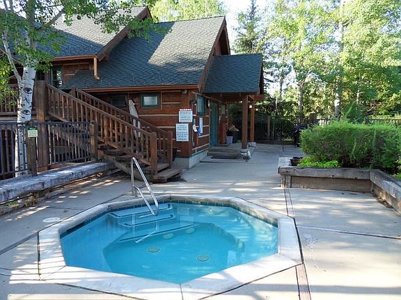 4th image of 1381 Hearthstone Ct #16