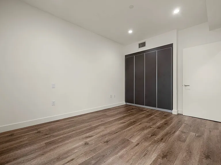 The Fairfax Flats — Photo 40