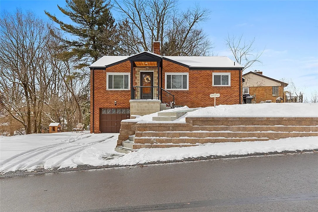 158 Lynn Dr photo 1