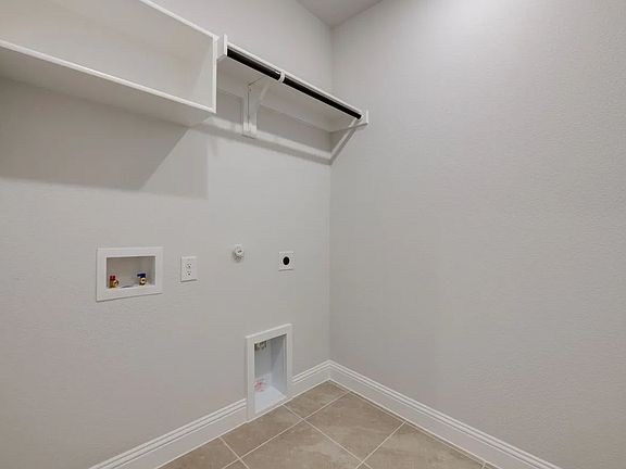 5th image of 3125 Buckeye St