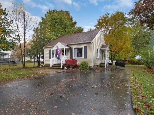 6356 Pearl St, Williamson, NY 14589