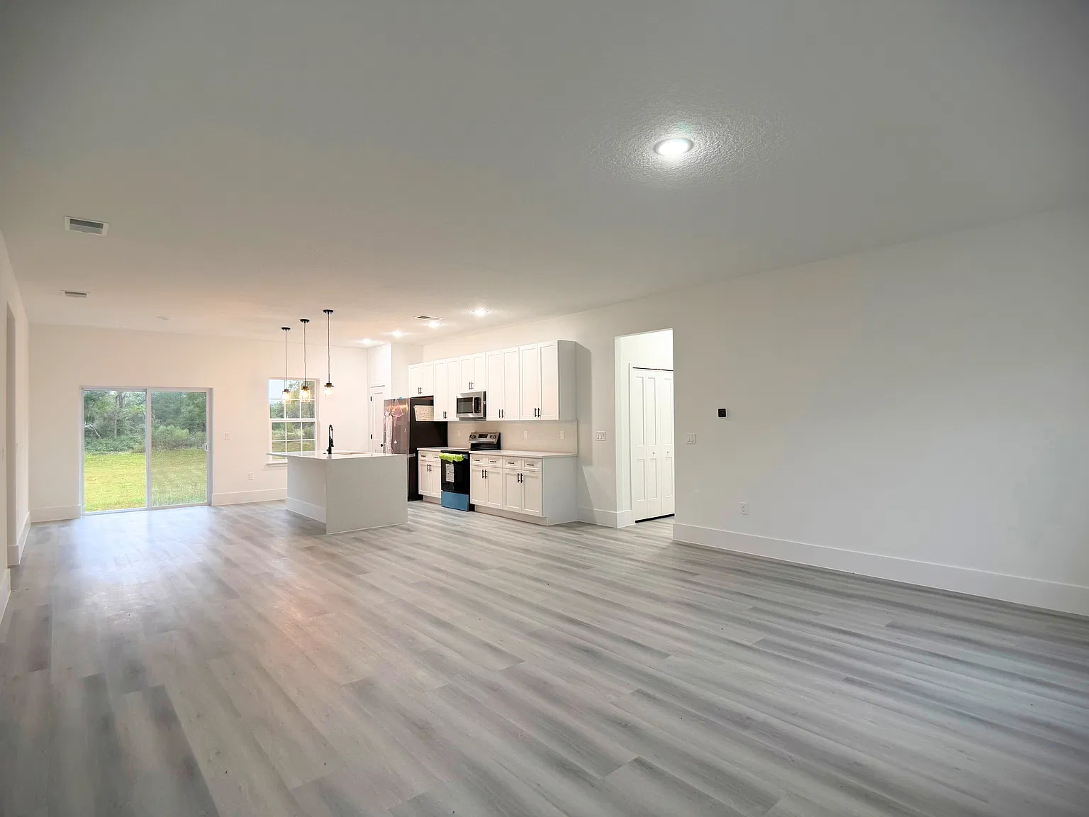 4 bed, 1792 sqft, $2,200 — Photo 4