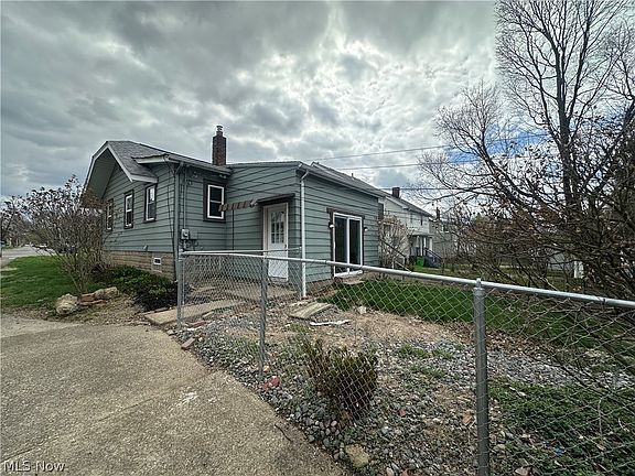 4th image of 5040 E 88th St