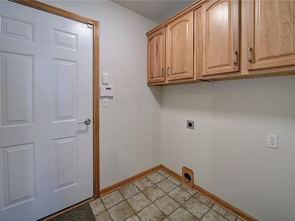 5th image of 2705 S Breckenridge Dr
