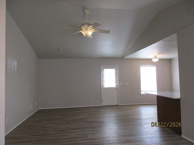 1st image of 716 N Daisy Ln