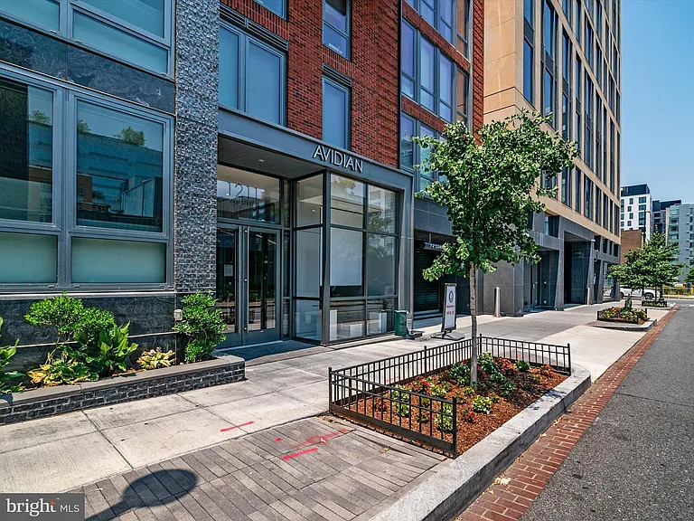 1211 Van St SE #1110 — Photo 16