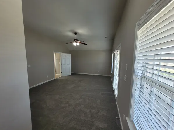 967 Cairn Creek Dr, Cordova, TN 38018