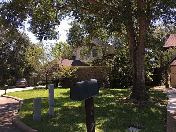 3rd image of 2839 E Pebble Beach Dr