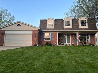 528 Pinehurst Dr, Rochester Hills, MI 48309